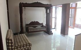 Hotel Royale Inn