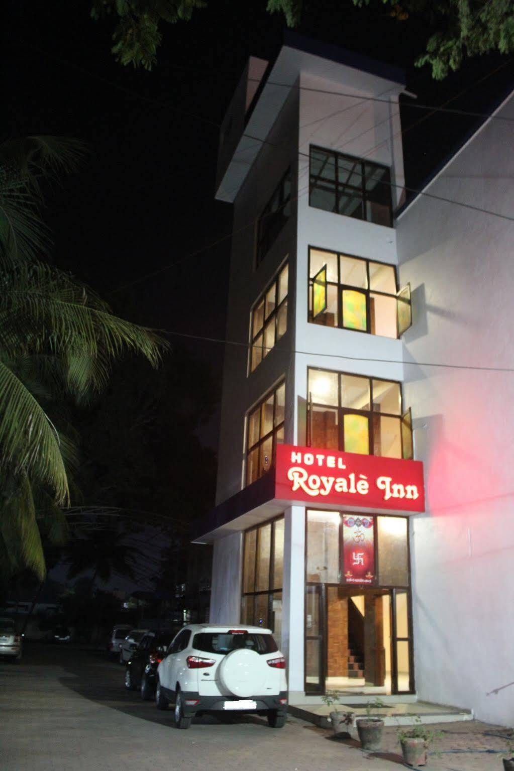 Royale Inn Vapi Exterior photo